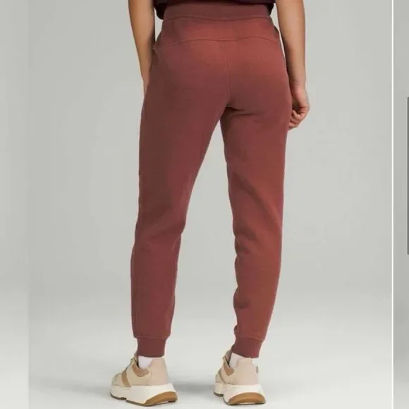 Lululemon Scuba High Rise Jogger Sweatpants Smokey Red 6 - Picture 4 of 12